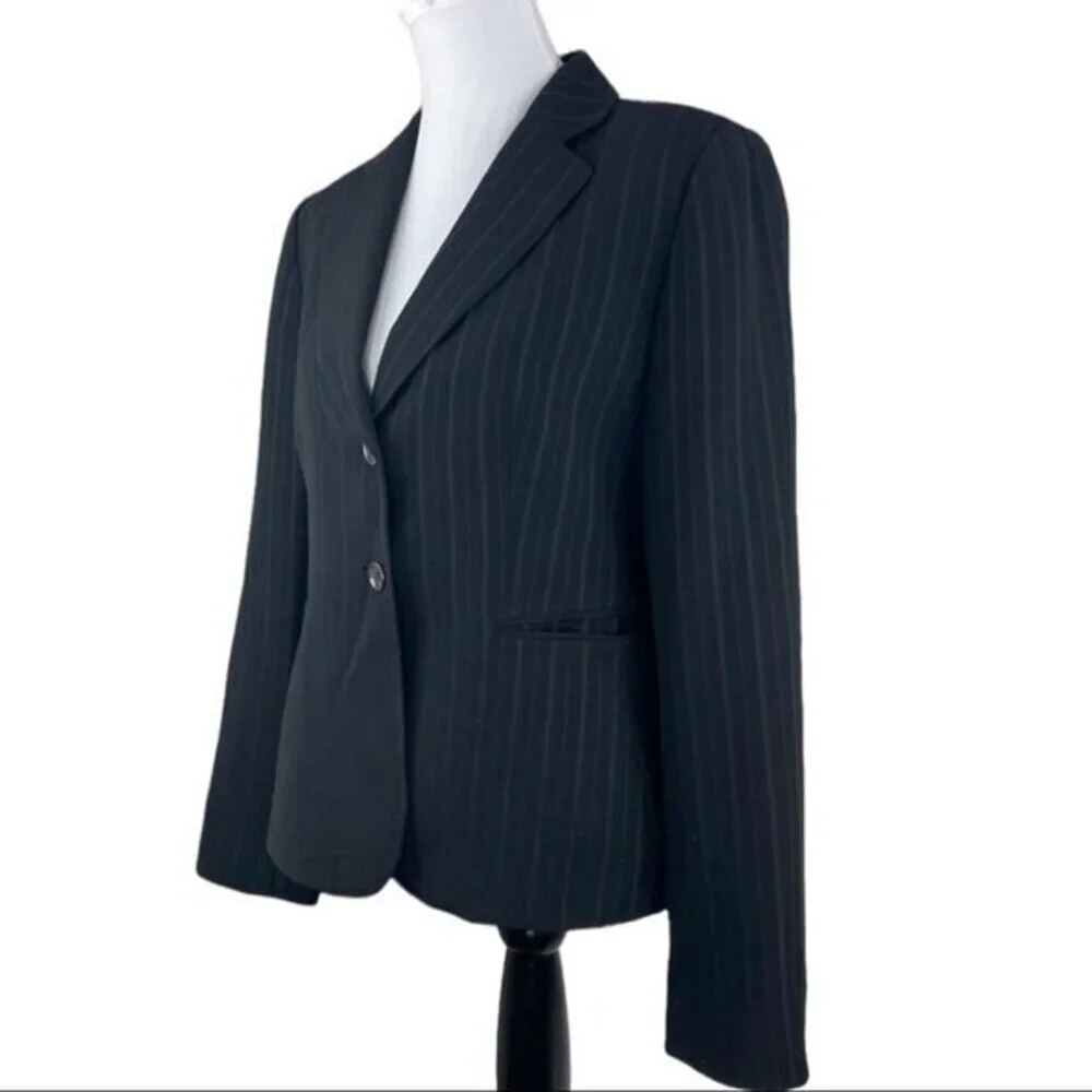 Tahari Arthur Levine Women Petite 10P Black‎ Pinstripe Two Button Blazer Jacket